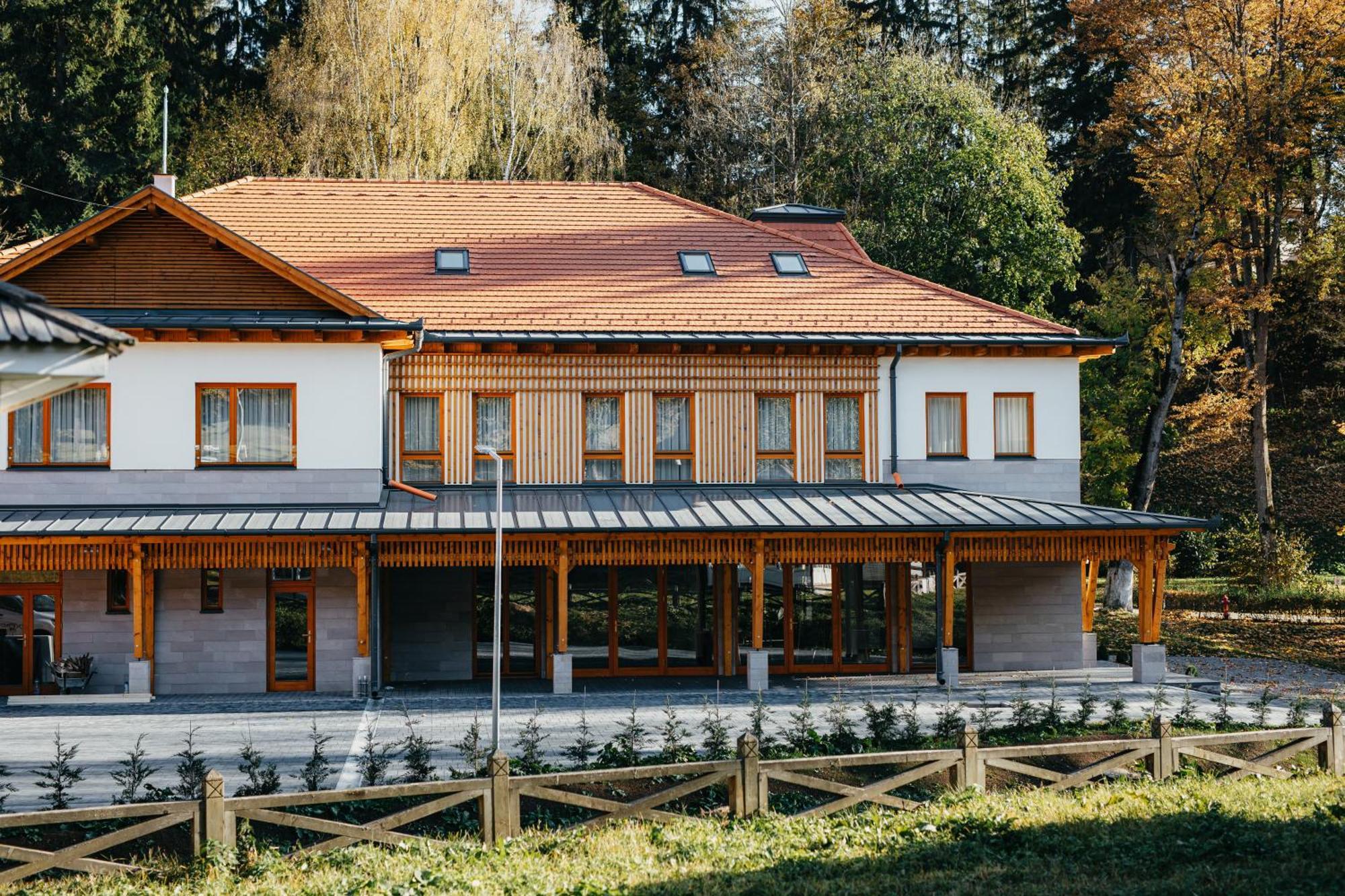 Villa Bellini Borszek Exteriör bild